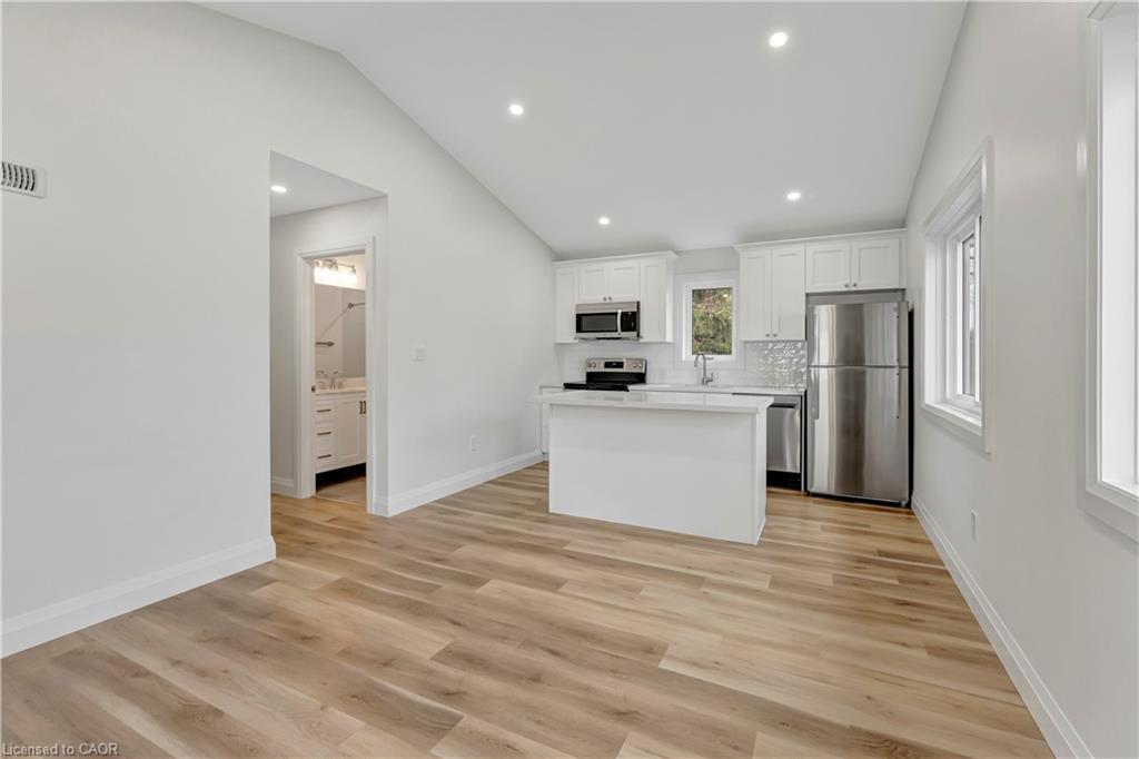 3-7 Hillside Drive, Kitchener, ON - Indoor Photo Showing Kitchen