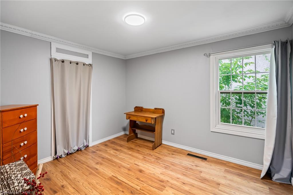 7 Elmwood Avenue, St. Catharines, ON - Indoor