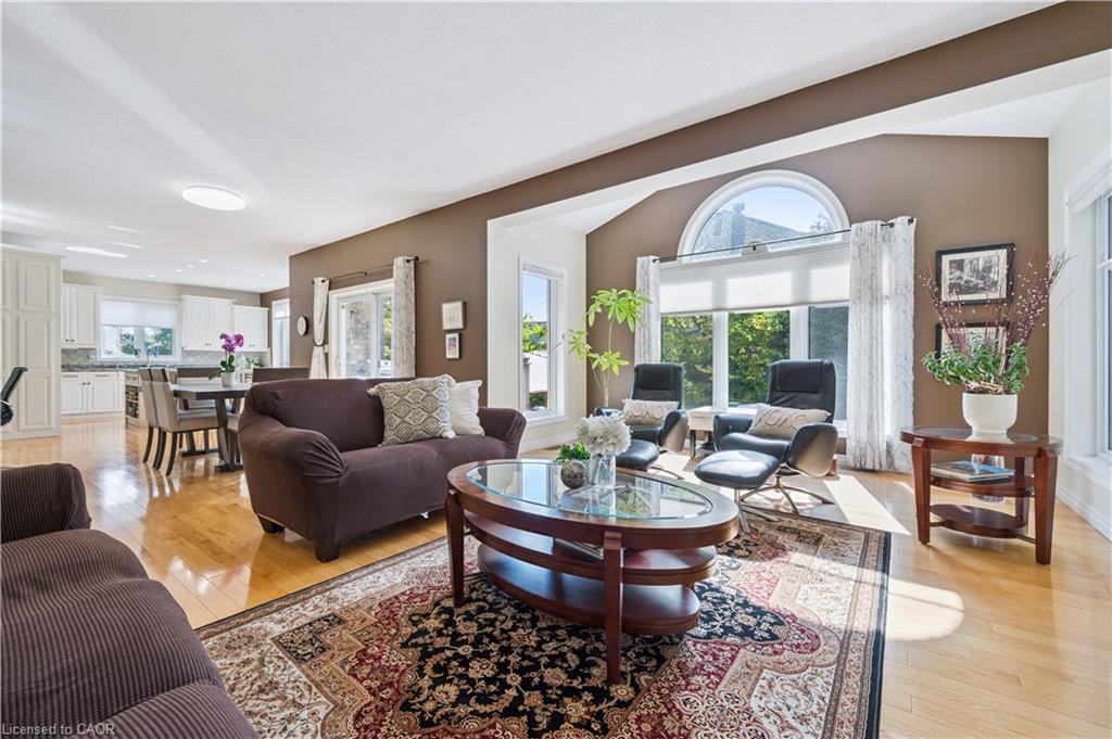 867 Creekside Drive, Waterloo, ON - Indoor Photo Showing Living Room