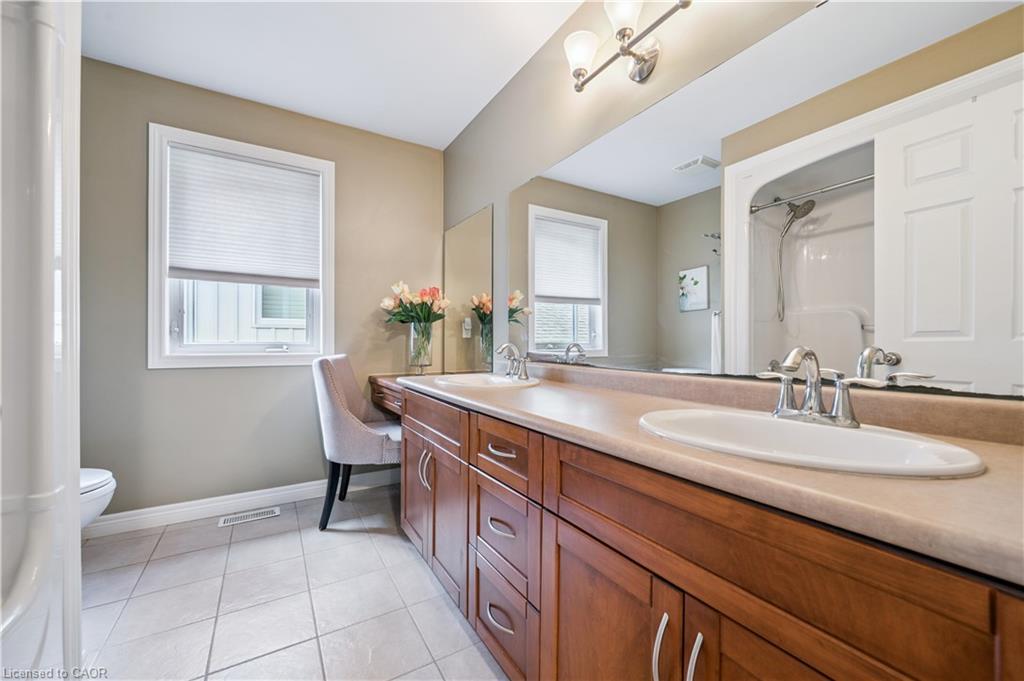 867 Creekside Drive, Waterloo, ON - Indoor Photo Showing Bathroom