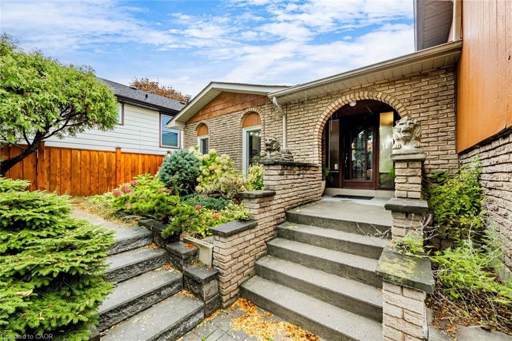 3465 Rubens Court, Burlington, ON - Outdoor With Deck Patio Veranda