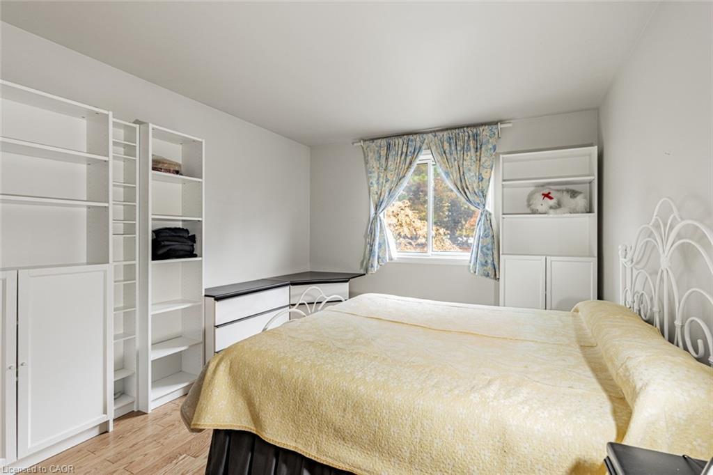 3465 Rubens Court, Burlington, ON - Indoor Photo Showing Bedroom