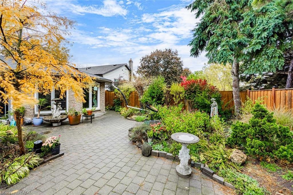 3465 Rubens Court, Burlington, ON - Outdoor