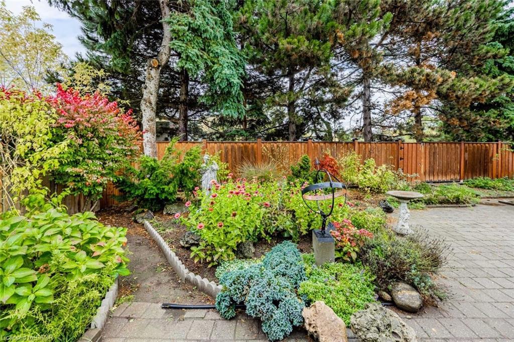 3465 Rubens Court, Burlington, ON - Outdoor