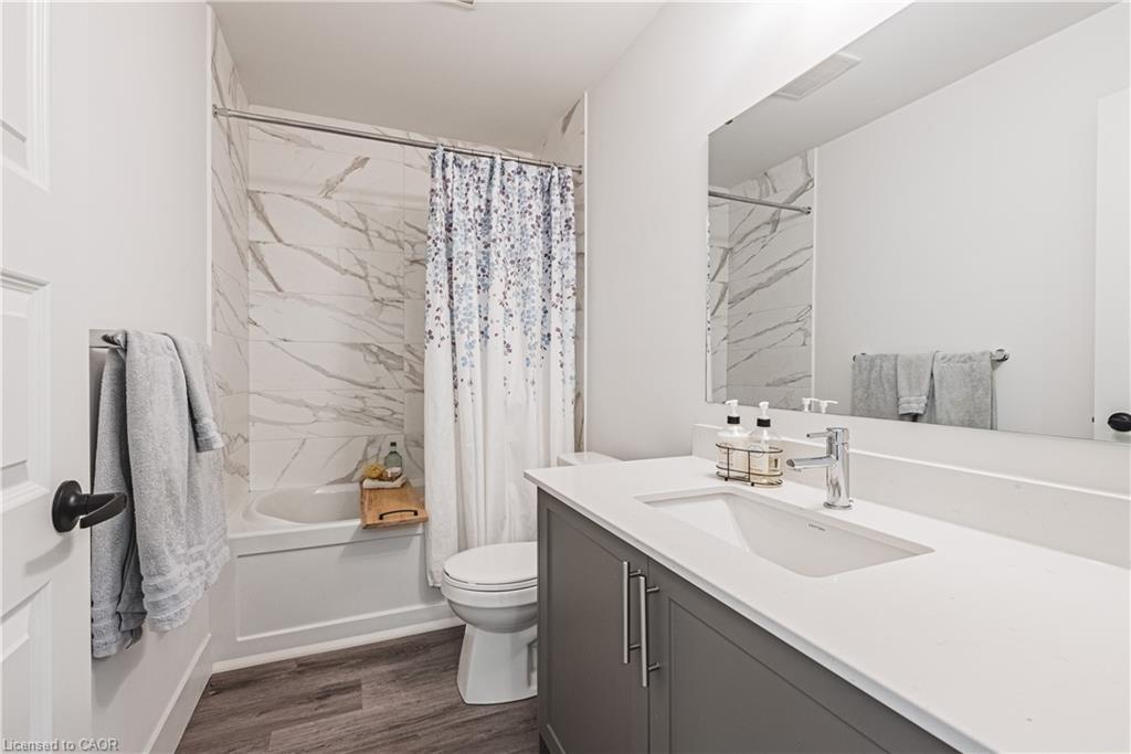 310-1201 Lackner Place, Kitchener, ON - Indoor Photo Showing Bathroom