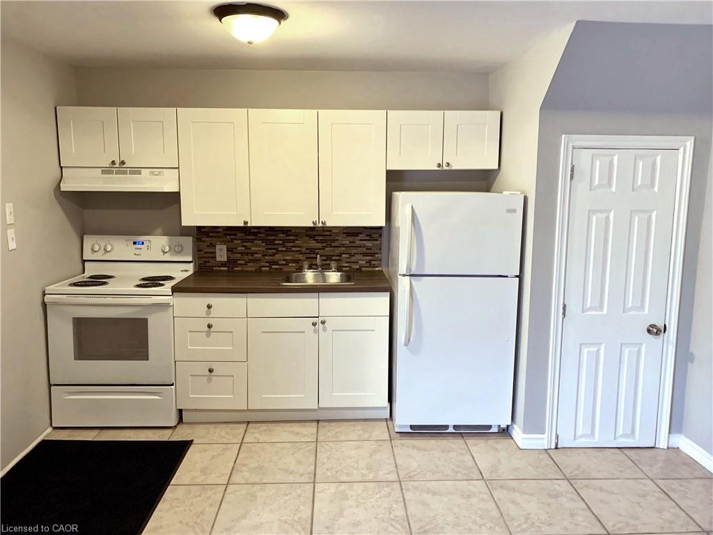 50 Sanford Avenue S, Hamilton, ON - Indoor Photo Showing Kitchen
