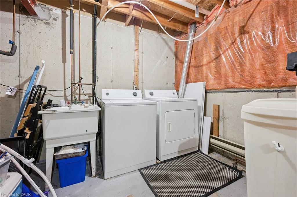 41-219 Kingswood Drive, Kitchener, ON - Indoor Photo Showing Laundry Room