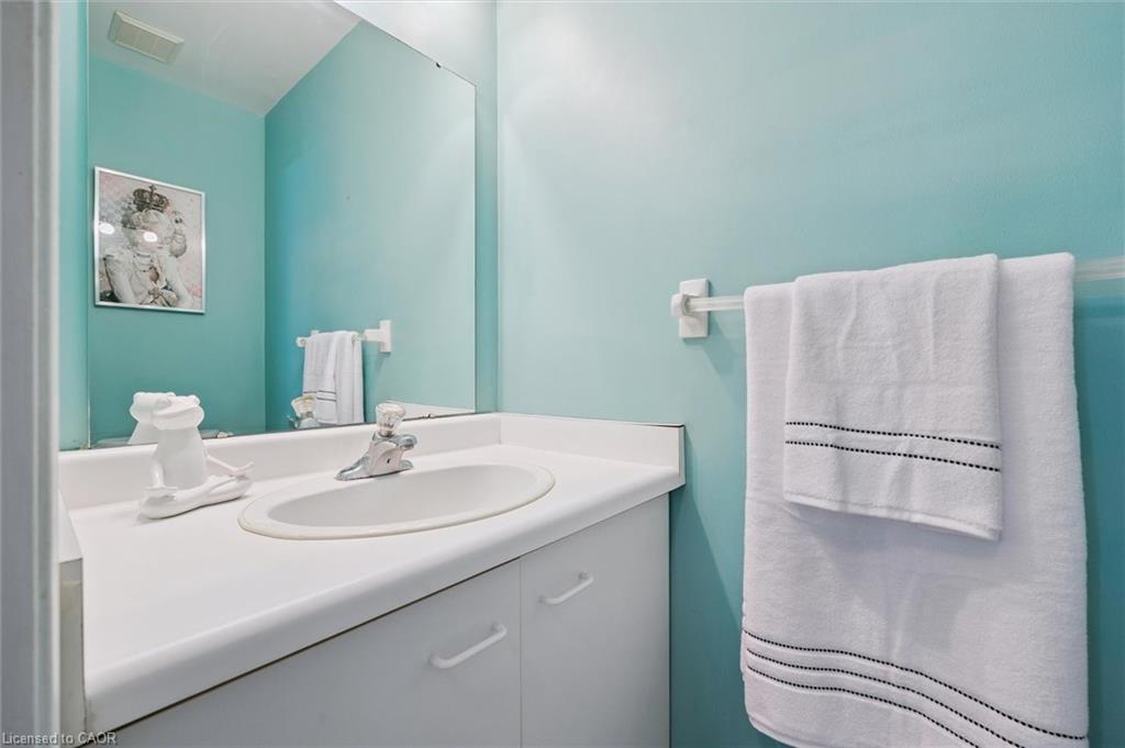 41-219 Kingswood Drive, Kitchener, ON - Indoor Photo Showing Bathroom