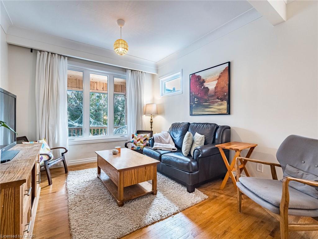 458 Dundurn Street S, Hamilton, ON - Indoor Photo Showing Living Room