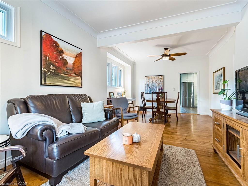 458 Dundurn Street S, Hamilton, ON - Indoor Photo Showing Living Room