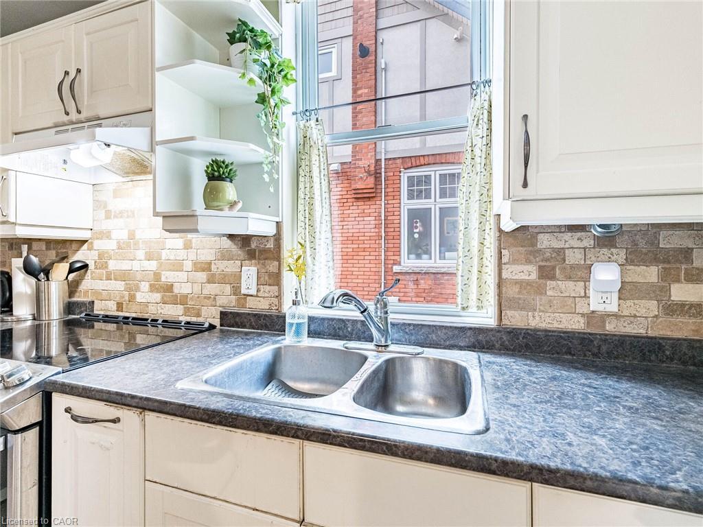 458 Dundurn Street S, Hamilton, ON - Indoor Photo Showing Kitchen With Double Sink