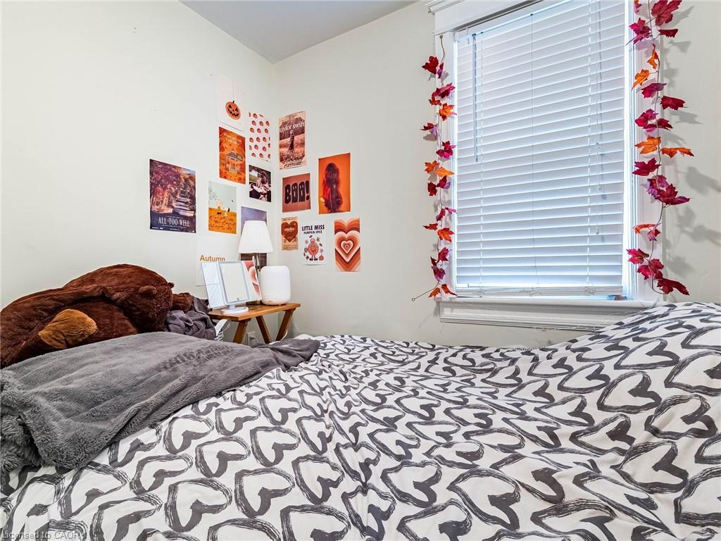 458 Dundurn Street S, Hamilton, ON - Indoor Photo Showing Bedroom