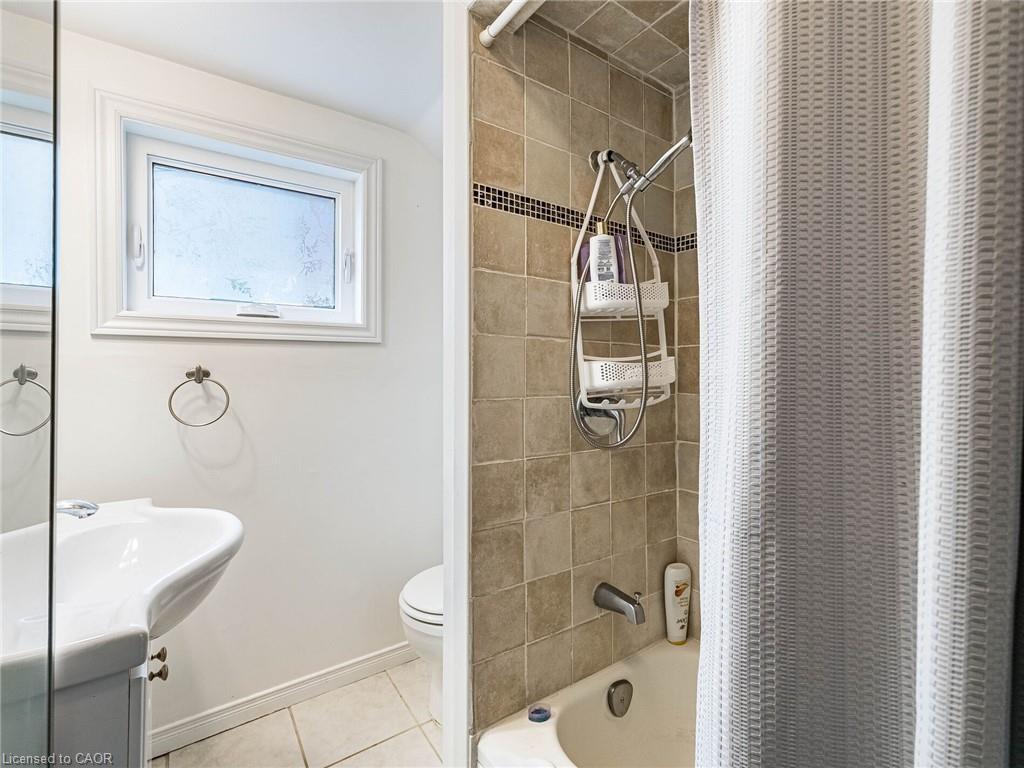 458 Dundurn Street S, Hamilton, ON - Indoor Photo Showing Bathroom