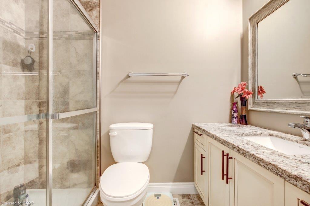 6-194 Donly Drive S, Simcoe, ON - Indoor Photo Showing Bathroom