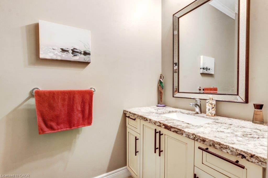 6-194 Donly Drive S, Simcoe, ON - Indoor Photo Showing Bathroom