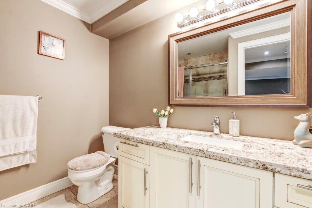 6-194 Donly Drive S, Simcoe, ON - Indoor Photo Showing Bathroom