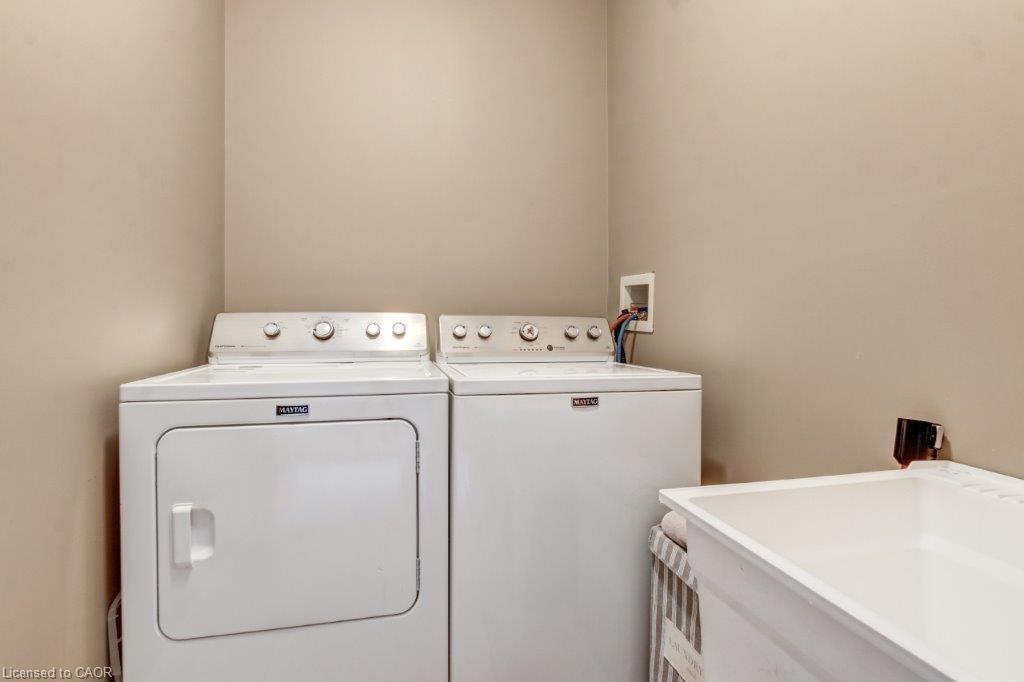 6-194 Donly Drive S, Simcoe, ON - Indoor Photo Showing Laundry Room