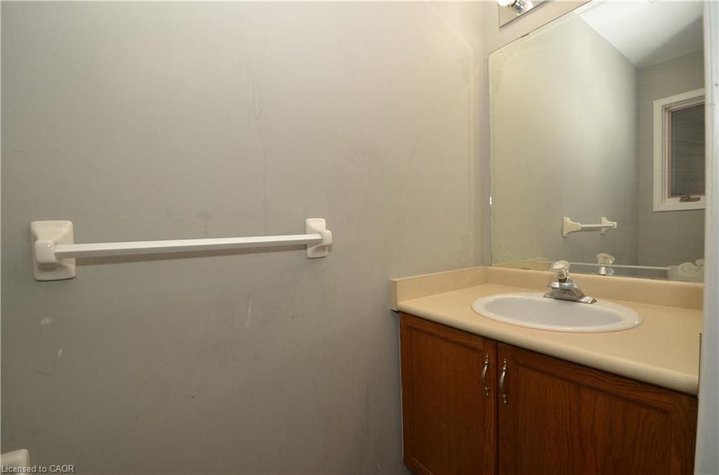 25 Devine Crescent, Thorold, ON - Indoor Photo Showing Bathroom