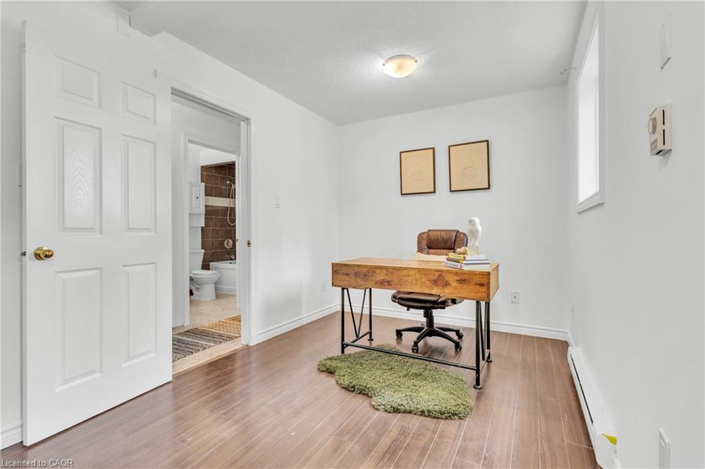 7-119 Cedar Street S, Kitchener, ON - Indoor Photo Showing Office