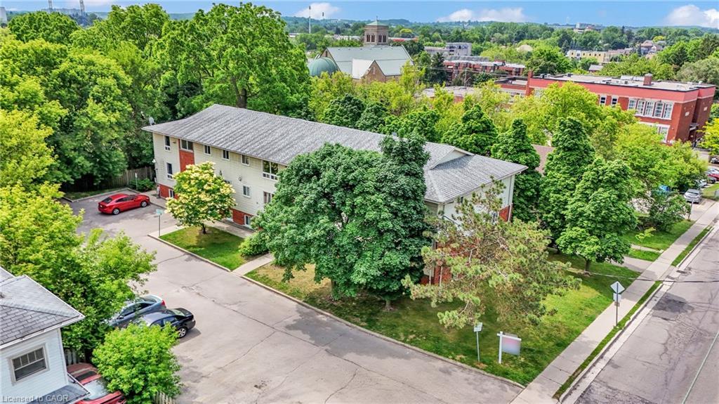 7-119 Cedar Street S, Kitchener, ON - Outdoor