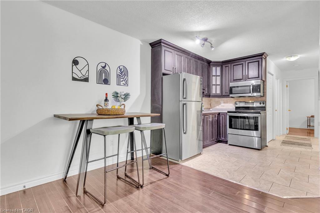 7-119 Cedar Street S, Kitchener, ON - Indoor Photo Showing Kitchen