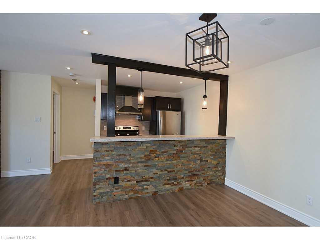 821-1450 Glen Abbey Gate, Oakville, ON - Indoor