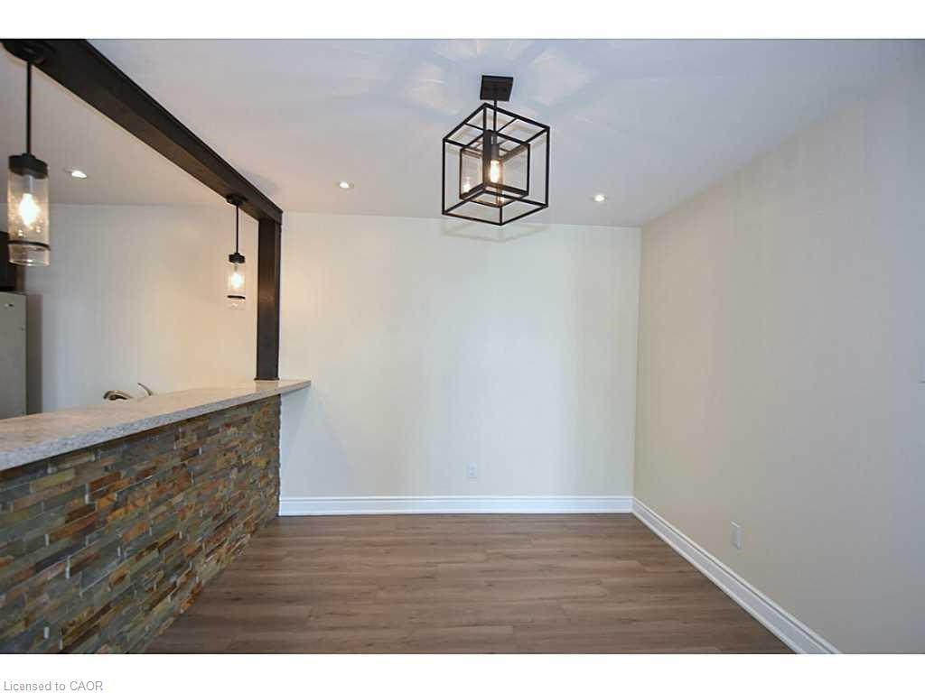 821-1450 Glen Abbey Gate, Oakville, ON - Indoor Photo Showing Other Room