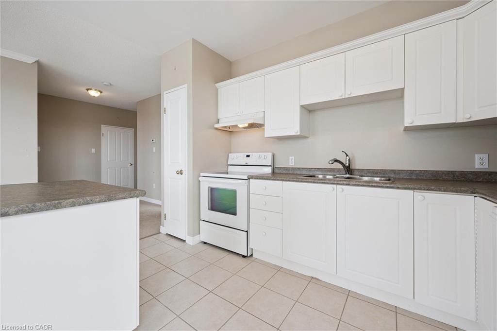 706-255 Keats Way, Waterloo, ON - Indoor Photo Showing Kitchen With Double Sink