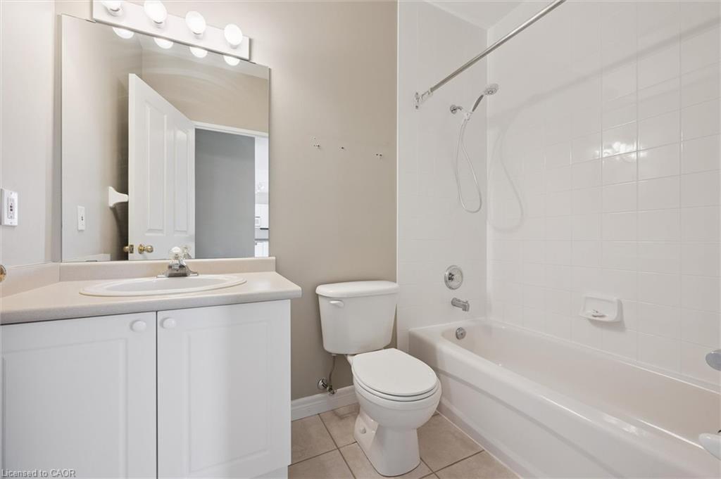 706-255 Keats Way, Waterloo, ON - Indoor Photo Showing Bathroom