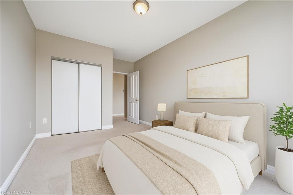 706-255 Keats Way, Waterloo, ON - Indoor Photo Showing Bedroom