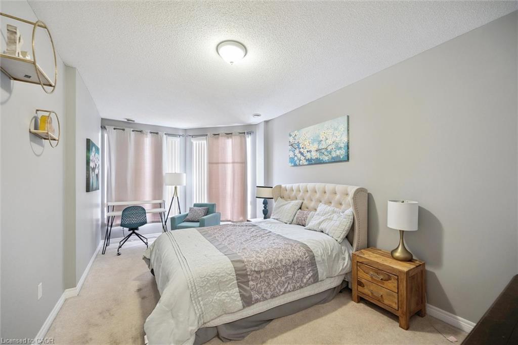 706-255 Keats Way, Waterloo, ON - Indoor Photo Showing Bedroom