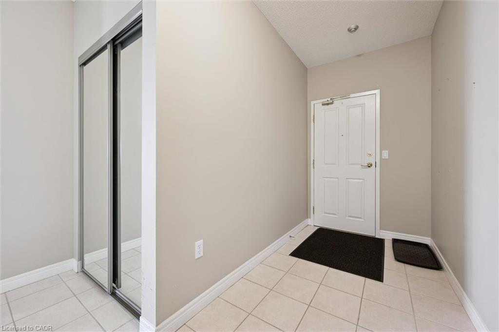 706-255 Keats Way, Waterloo, ON - Indoor Photo Showing Other Room