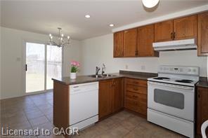 545 Chesapeake Crescent, Waterloo, ON - Indoor Photo Showing Kitchen