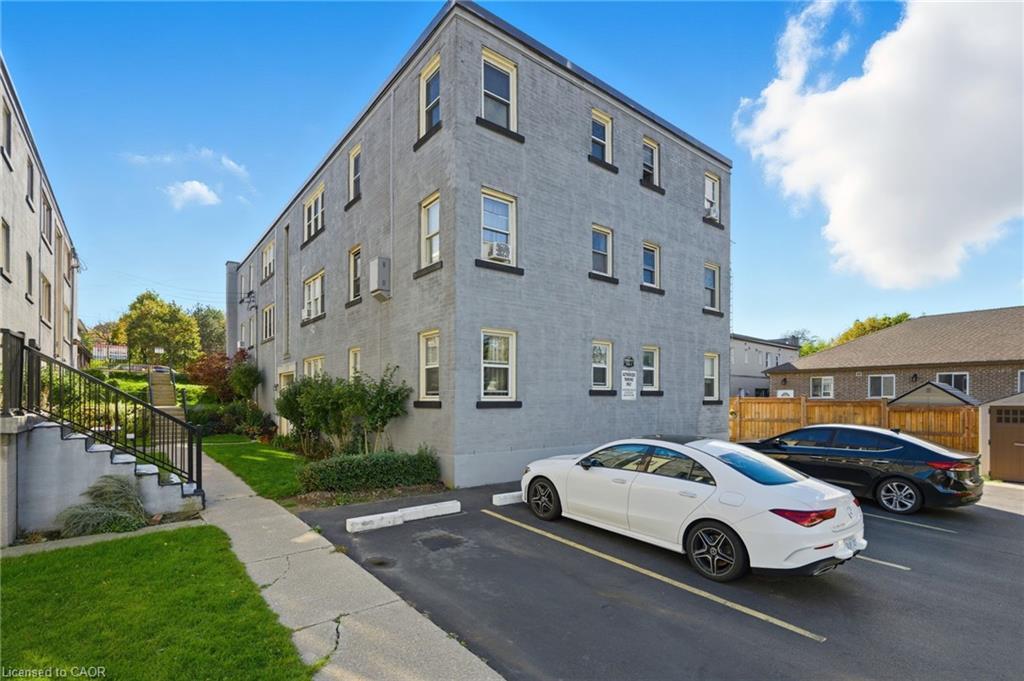 9-1755 King Street E, Hamilton, ON - Outdoor