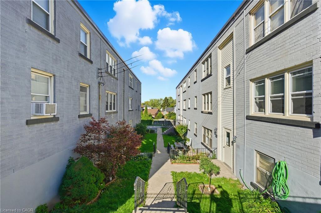 9-1755 King Street E, Hamilton, ON - Outdoor