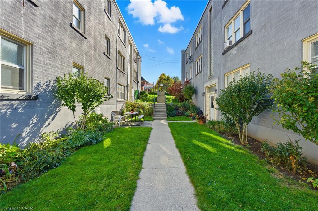 9-1755 King Street E, Hamilton, ON - Outdoor