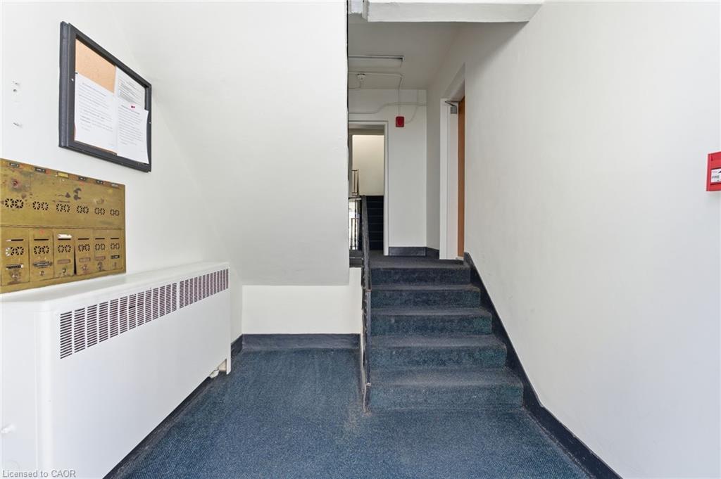 9-1755 King Street E, Hamilton, ON - Indoor Photo Showing Other Room