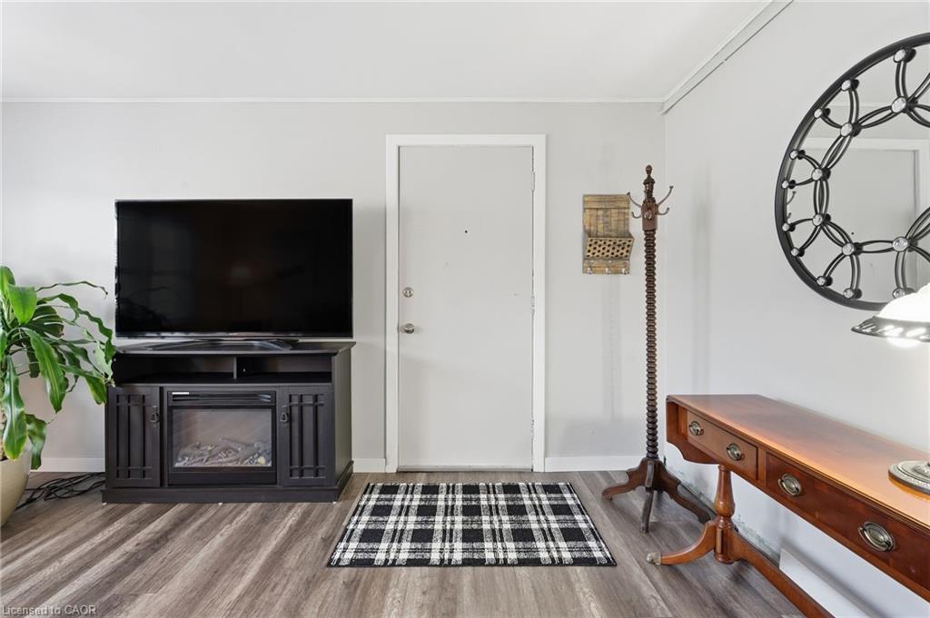 9-1755 King Street E, Hamilton, ON - Indoor With Fireplace