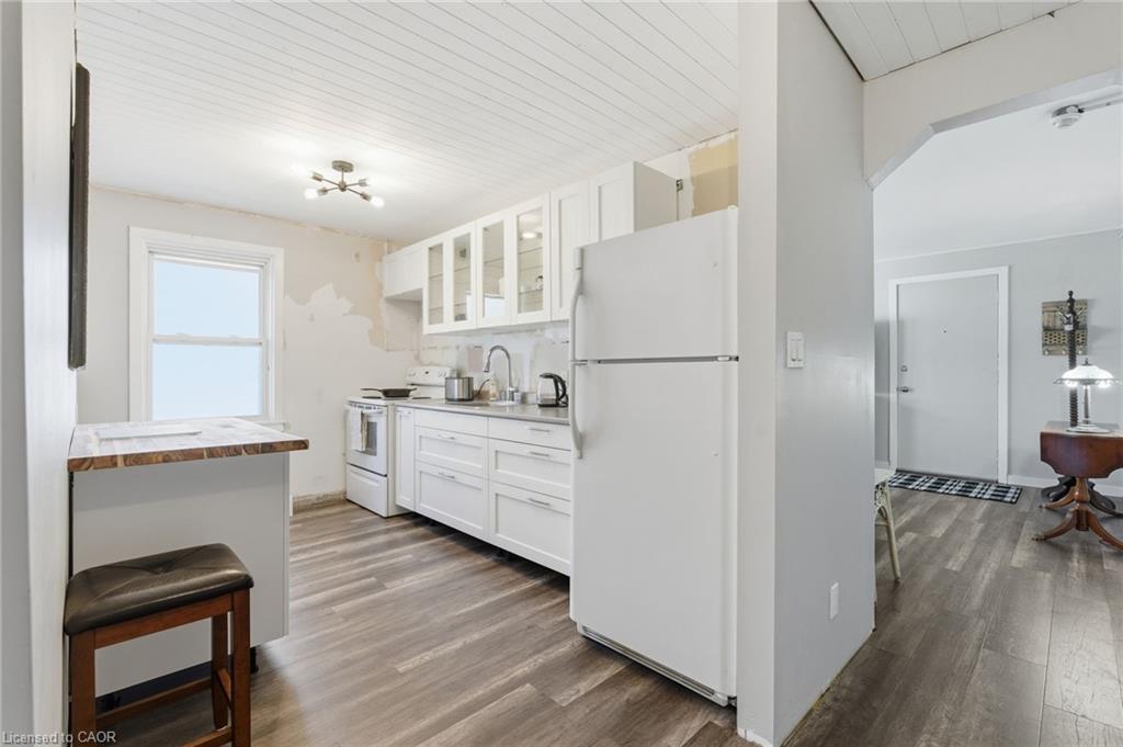 9-1755 King Street E, Hamilton, ON - Indoor Photo Showing Kitchen