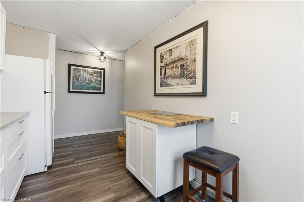 9-1755 King Street E, Hamilton, ON - Indoor