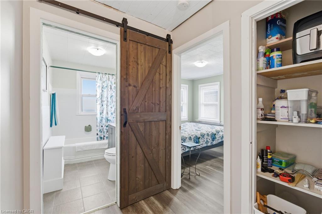 9-1755 King Street E, Hamilton, ON - Indoor