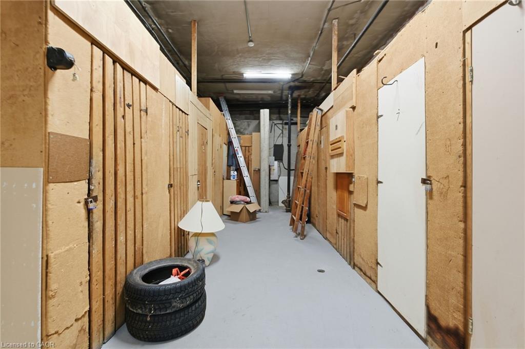 9-1755 King Street E, Hamilton, ON - Indoor