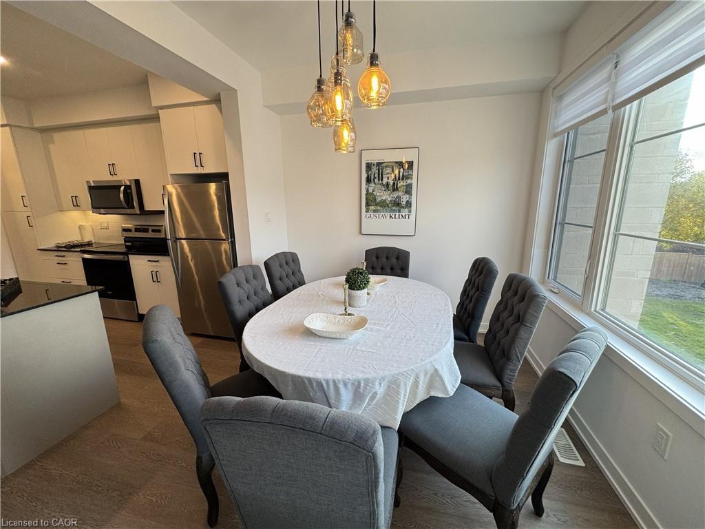22-350 River Road, Cambridge, ON - Indoor Photo Showing Dining Room