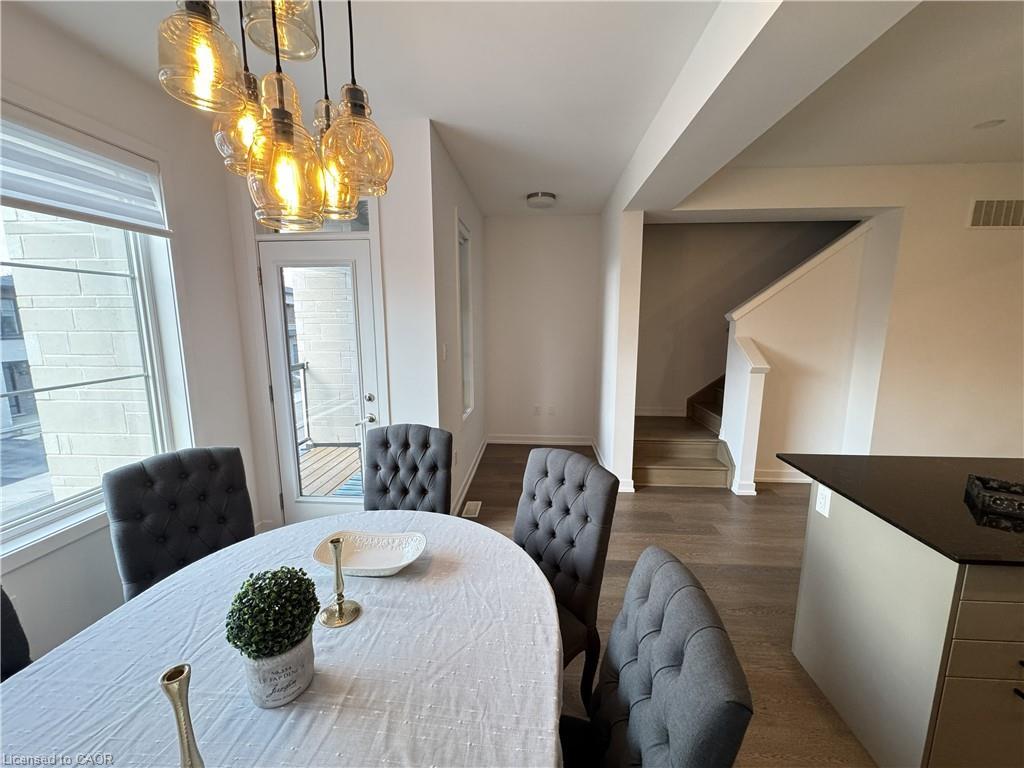 22-350 River Road, Cambridge, ON - Indoor Photo Showing Dining Room