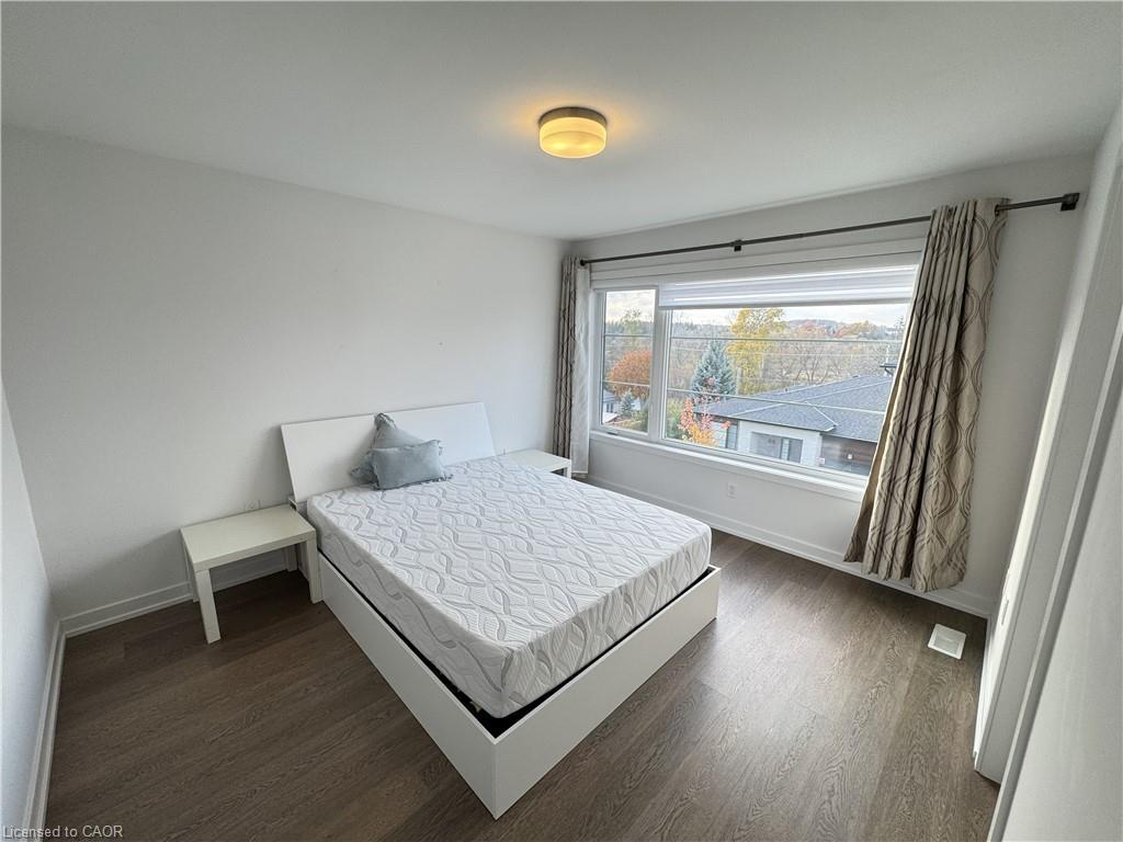 22-350 River Road, Cambridge, ON - Indoor Photo Showing Bedroom