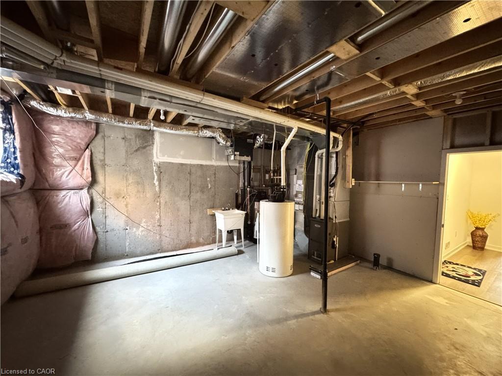 22-350 River Road, Cambridge, ON - Indoor Photo Showing Basement