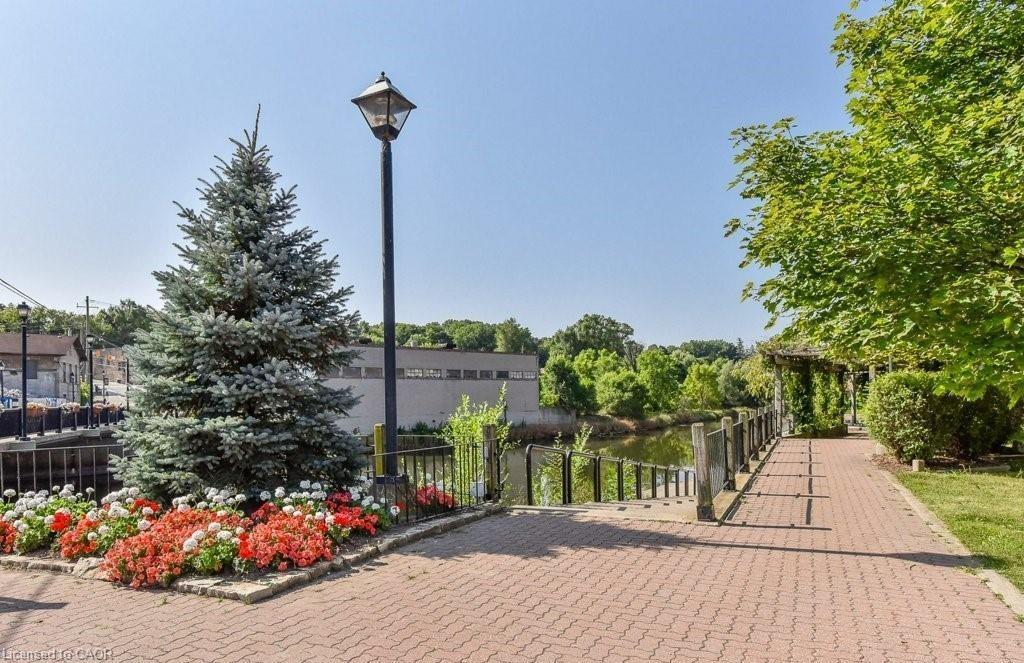 22-350 River Road, Cambridge, ON - Outdoor