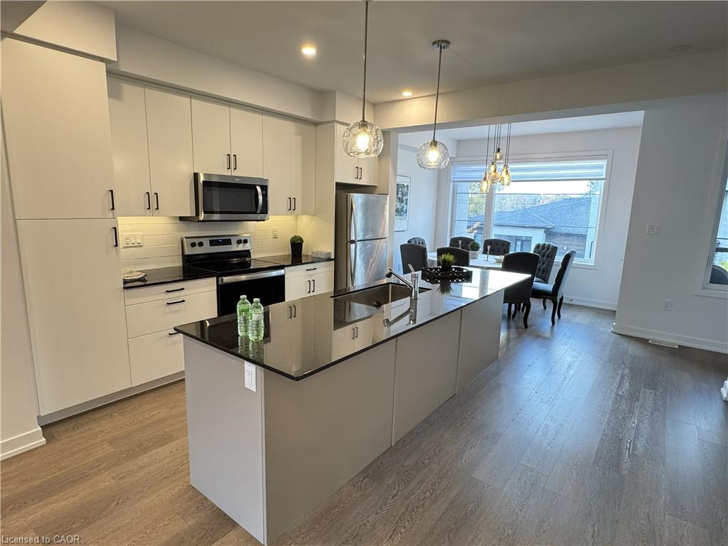 22-350 River Road, Cambridge, ON - Indoor Photo Showing Kitchen With Stainless Steel Kitchen With Double Sink With Upgraded Kitchen