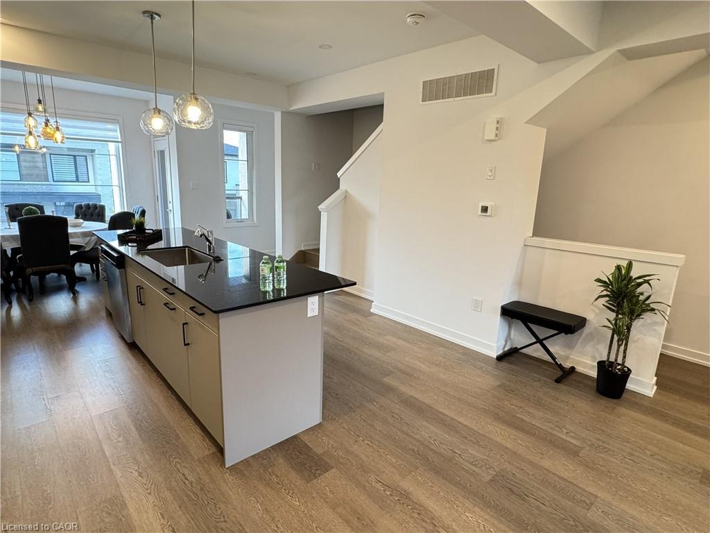 22-350 River Road, Cambridge, ON - Indoor Photo Showing Other Room