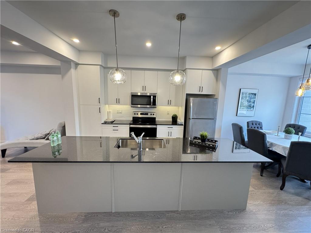 22-350 River Road, Cambridge, ON - Indoor Photo Showing Other Room